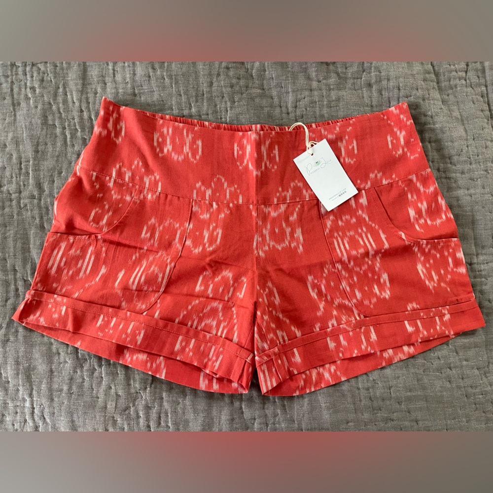 NWT Passion Lilie Salsa Chic Orangish Red Patterned Women's Shorts Pull On Large